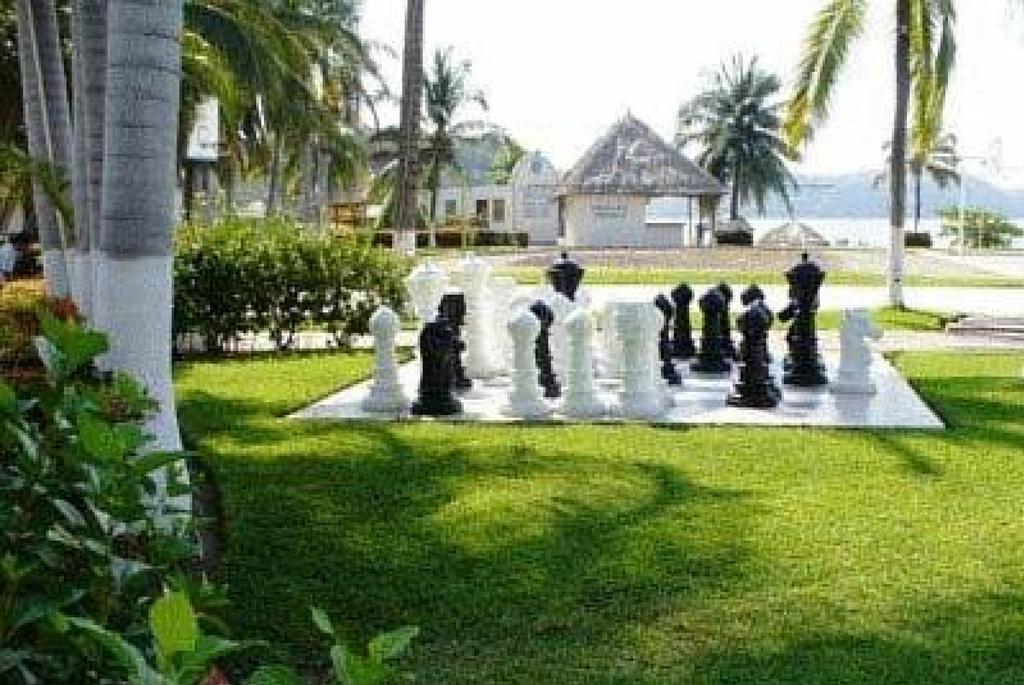 Qualton Club Ixtapa All Inclusive Buitenkant foto