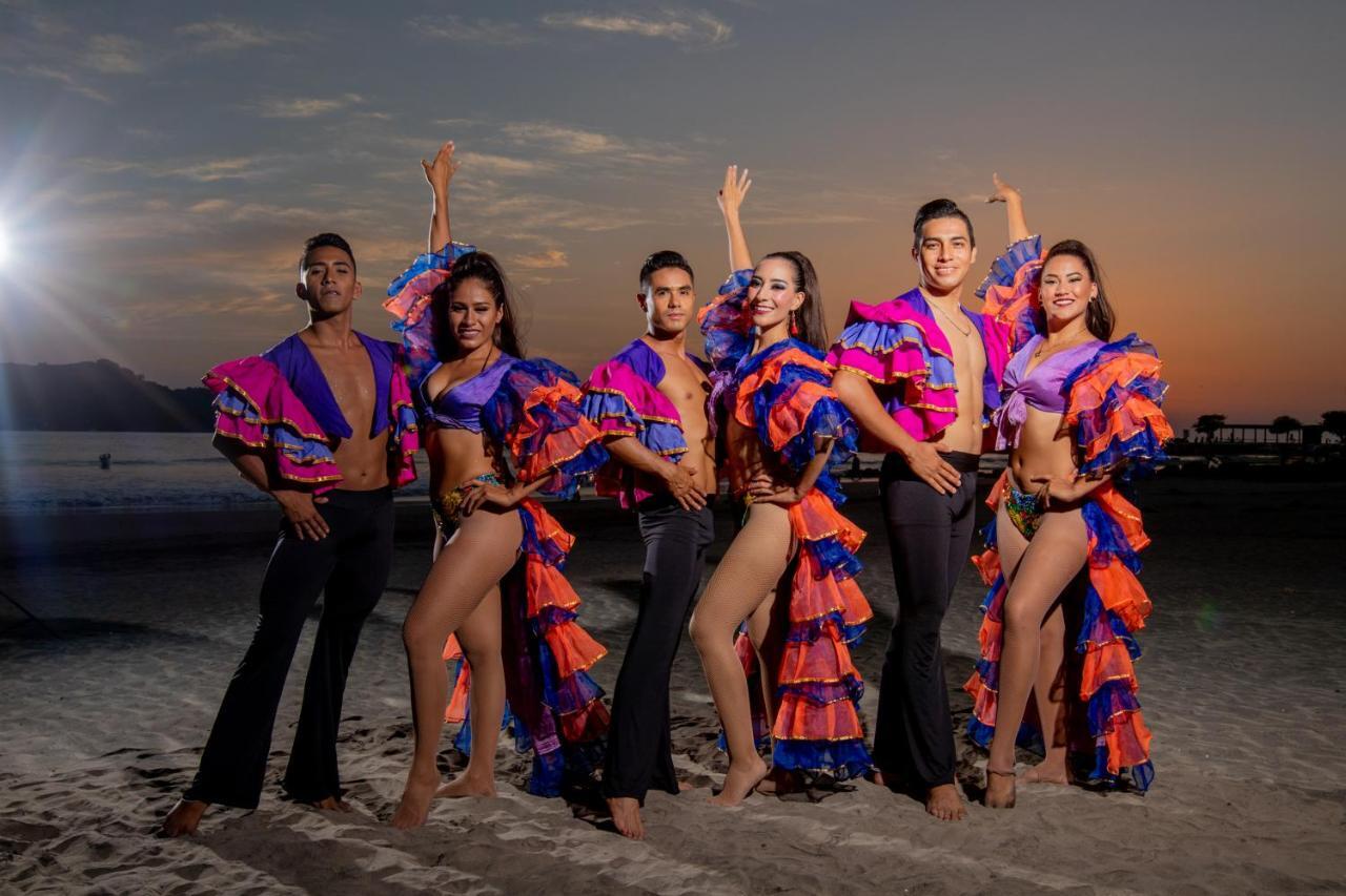 Qualton Club Ixtapa All Inclusive Buitenkant foto