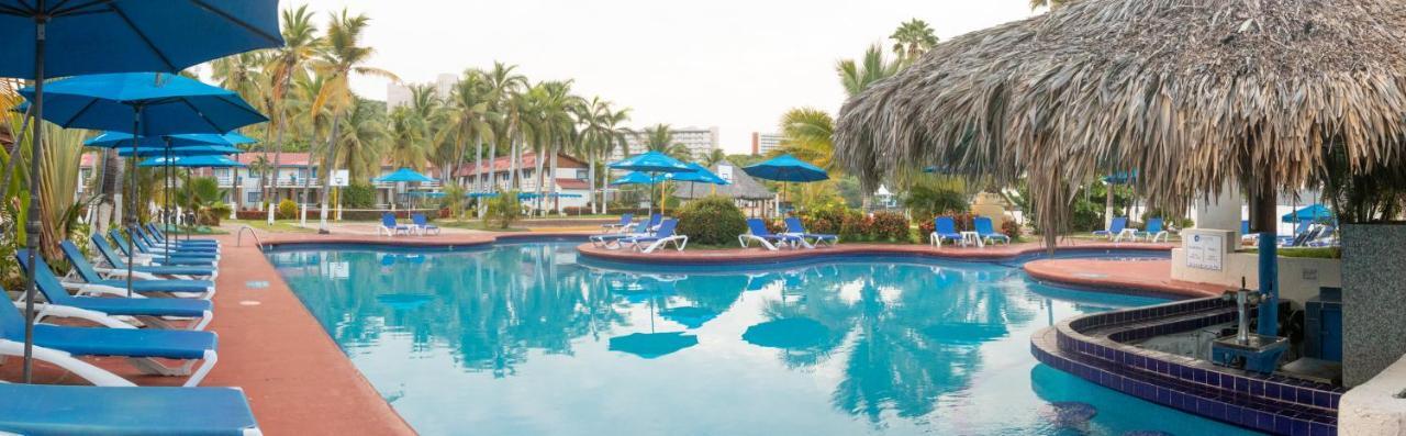Qualton Club Ixtapa All Inclusive Buitenkant foto